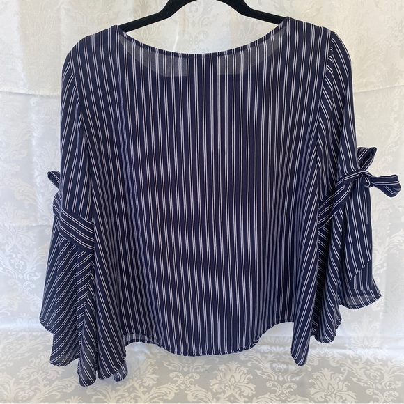 Woman’s Bell Sleeve Striped Navy Anthropology W5 - Picture 3 of 7
